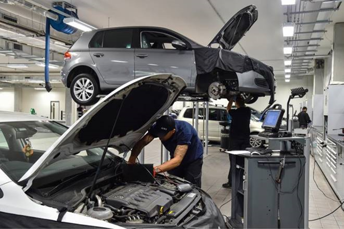 The Evolving Auto Repair Industry: Balancing Costs, Skills, and Technology